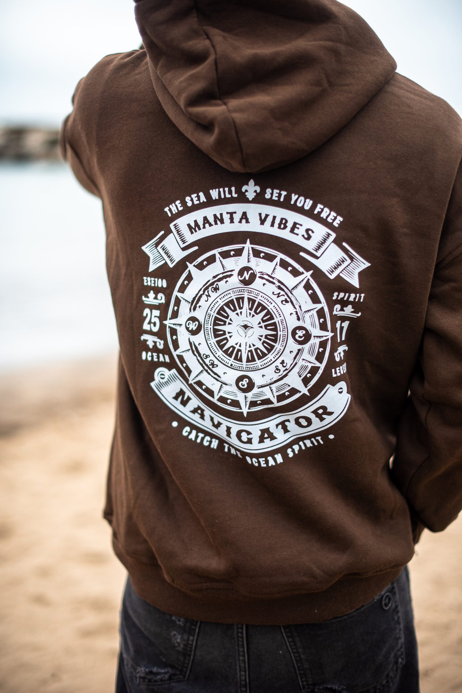 Buzo Hoodie Navigator - oversize unisex - Image 6